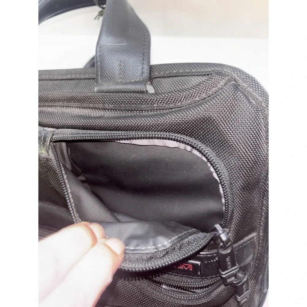 TUMI ALPHA 2 T-PASS Medium Screen Briefcase Laptop Bag Nylon / MODEL# 26516D2